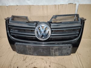 Решётка радиатора VW Jetta 5(2005-2010г.в.)