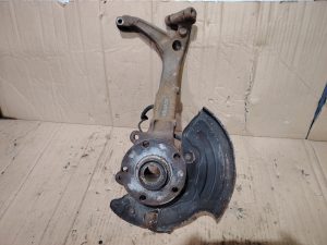 Кулак поворотный правый Audi A6 C5, 8D0407257AM